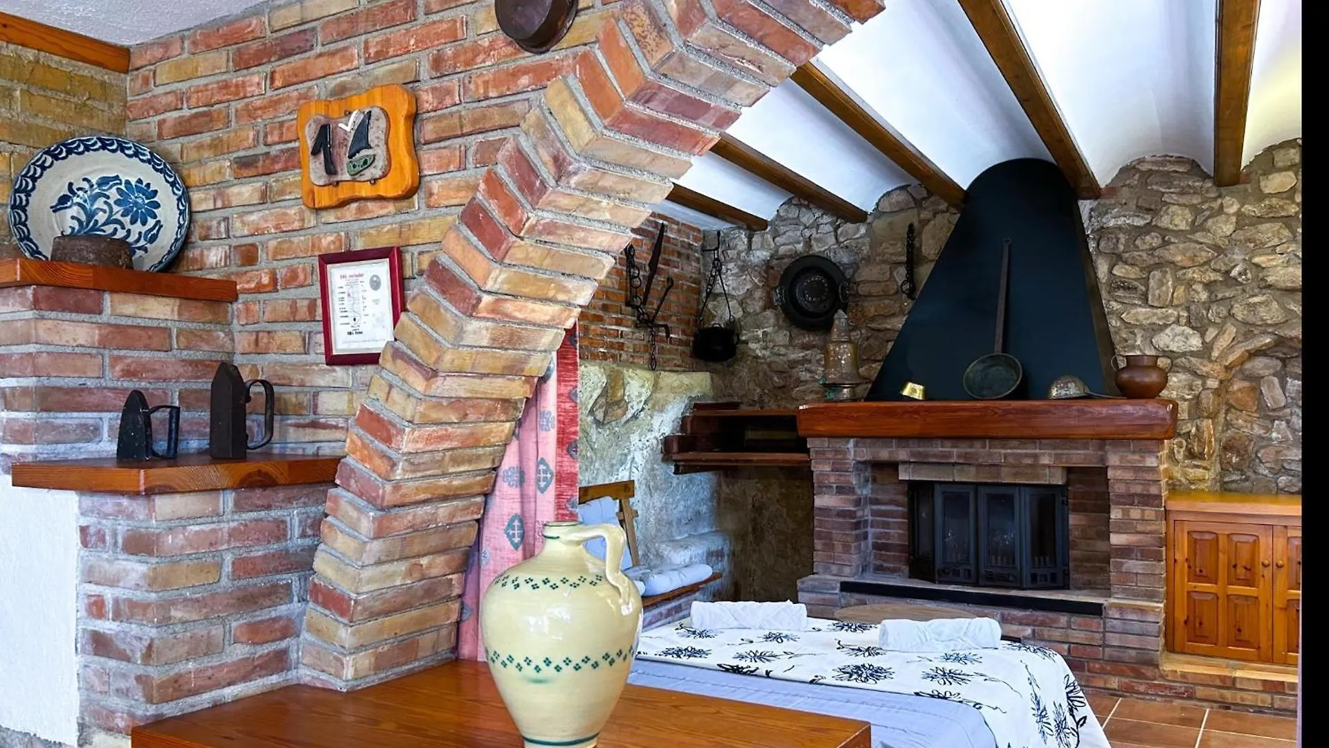 Masia Cal Rovira 카라펠 아파트